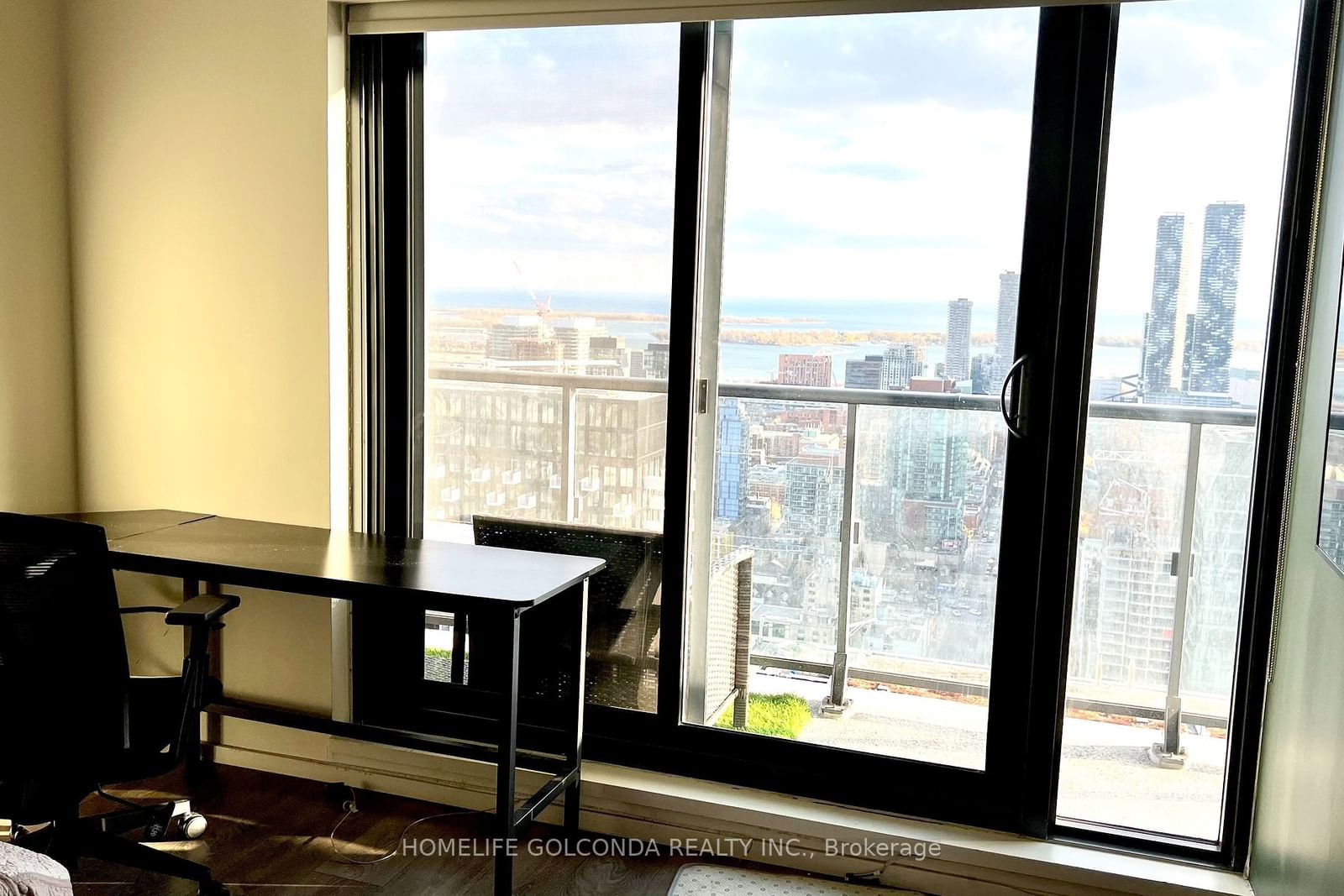 159 Dundas St E, unit 3904 for rent