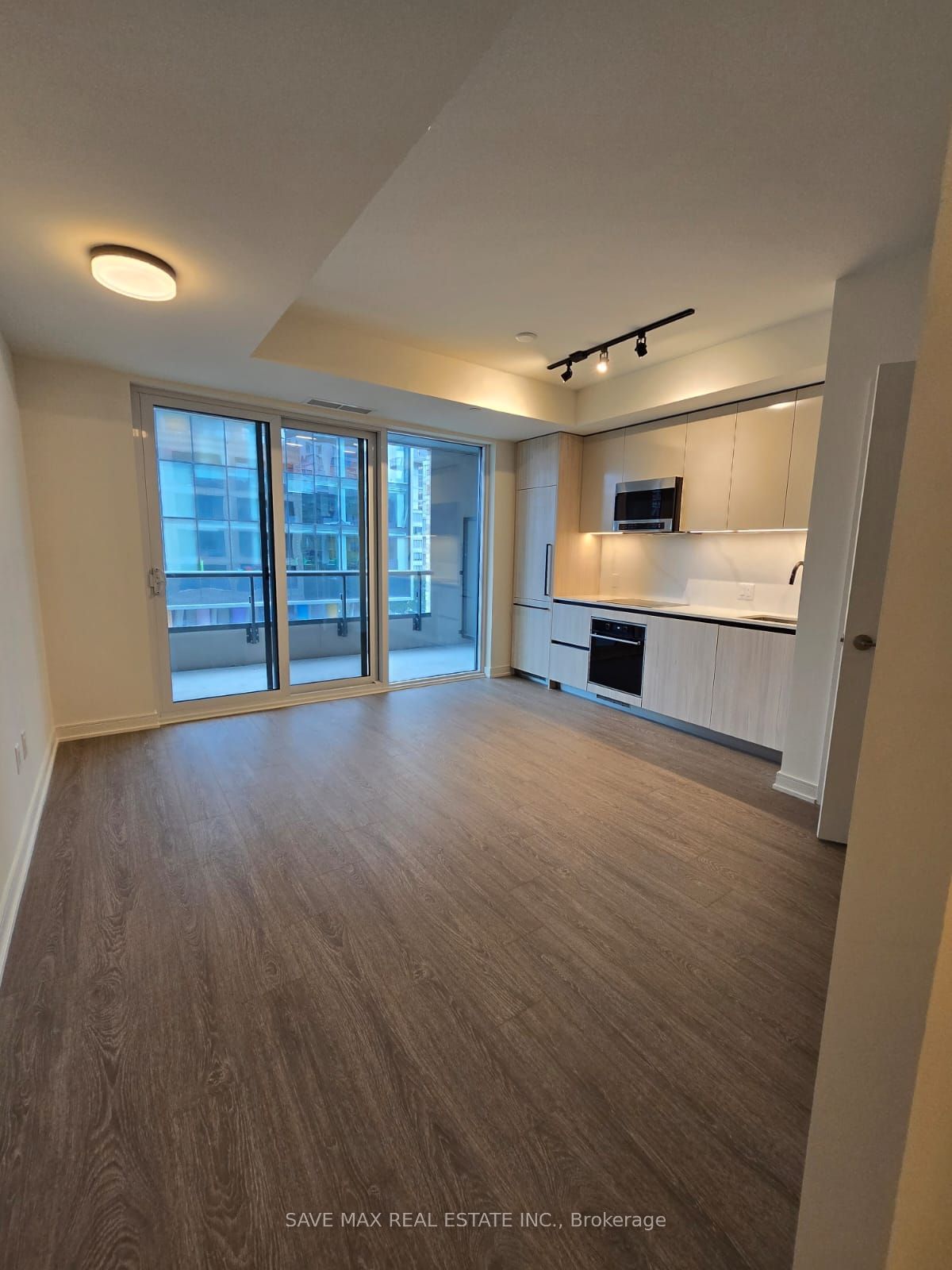 425 Front St E, unit 404 for rent