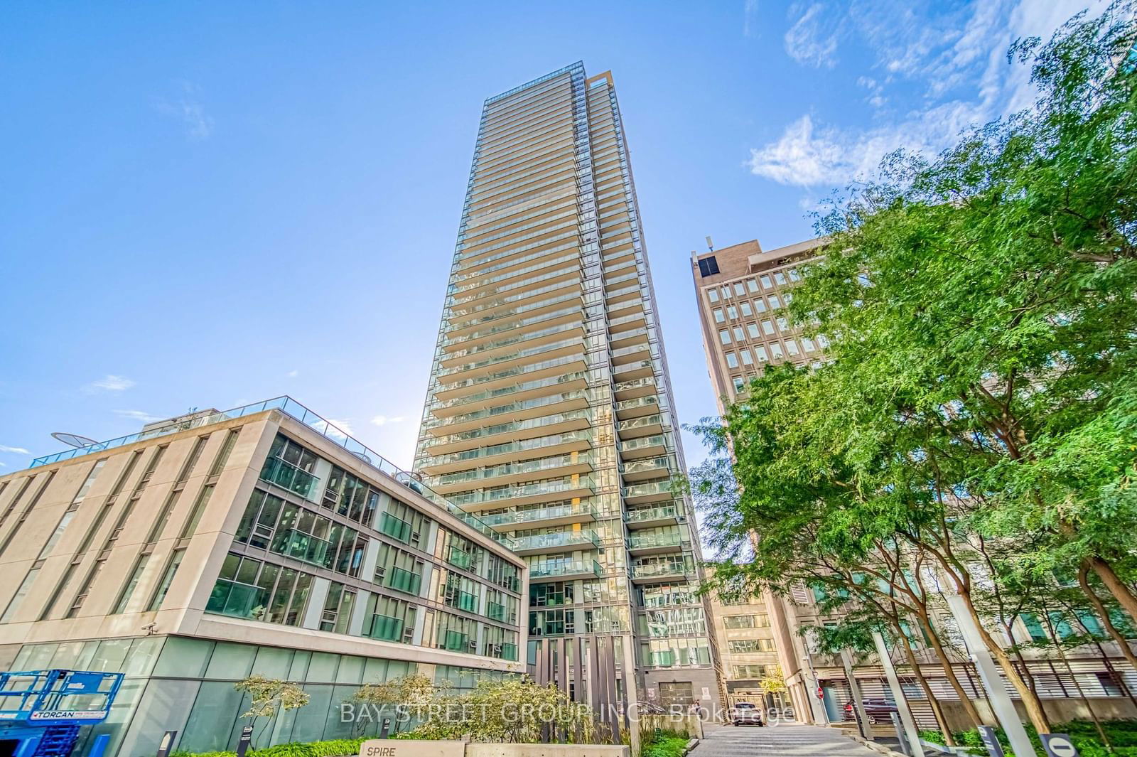 33 Lombard St, unit 809 for sale