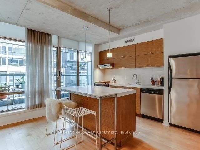 55 Stewart St, unit 718 for rent