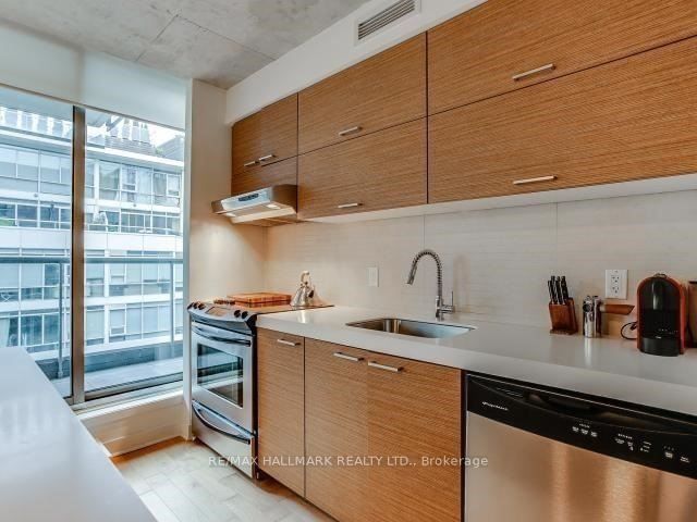 55 Stewart St, unit 718 for rent