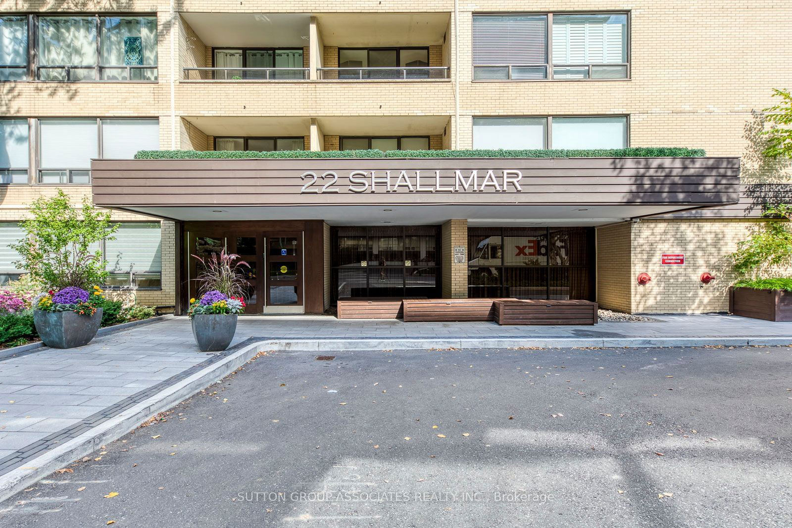 22 Shallmar Blvd, unit 809 for sale