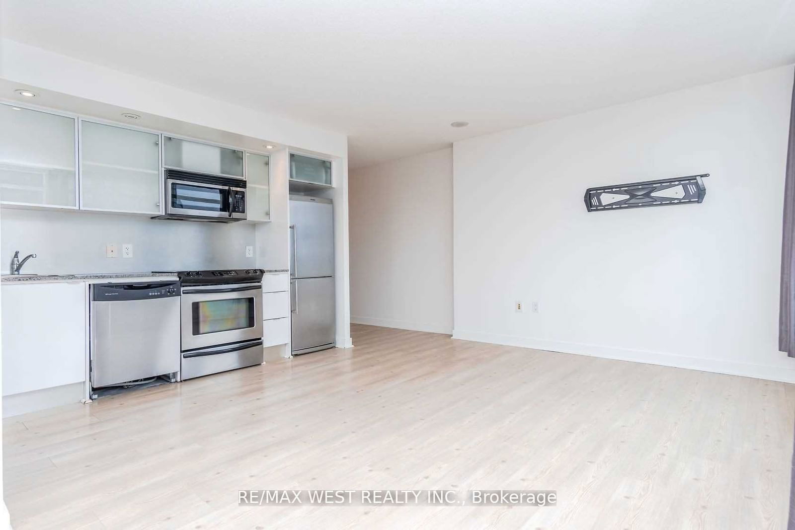 25 Telegram Mews, unit 2509 for rent