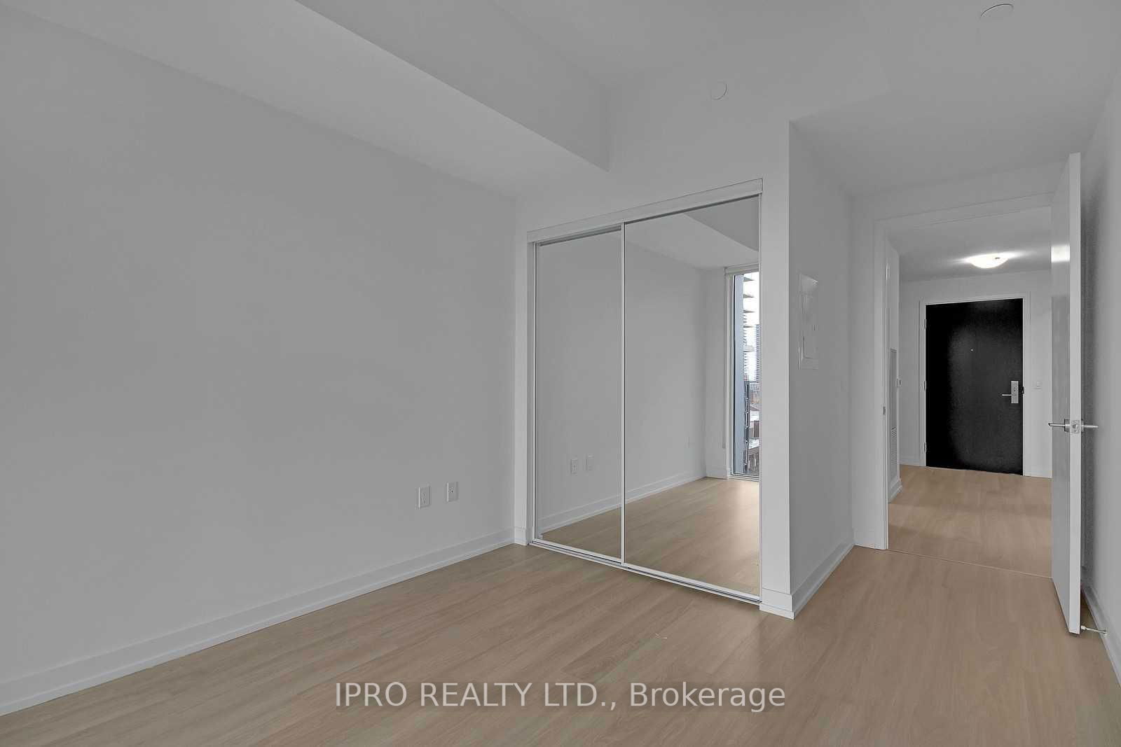 158 Front St E, unit 914 for rent