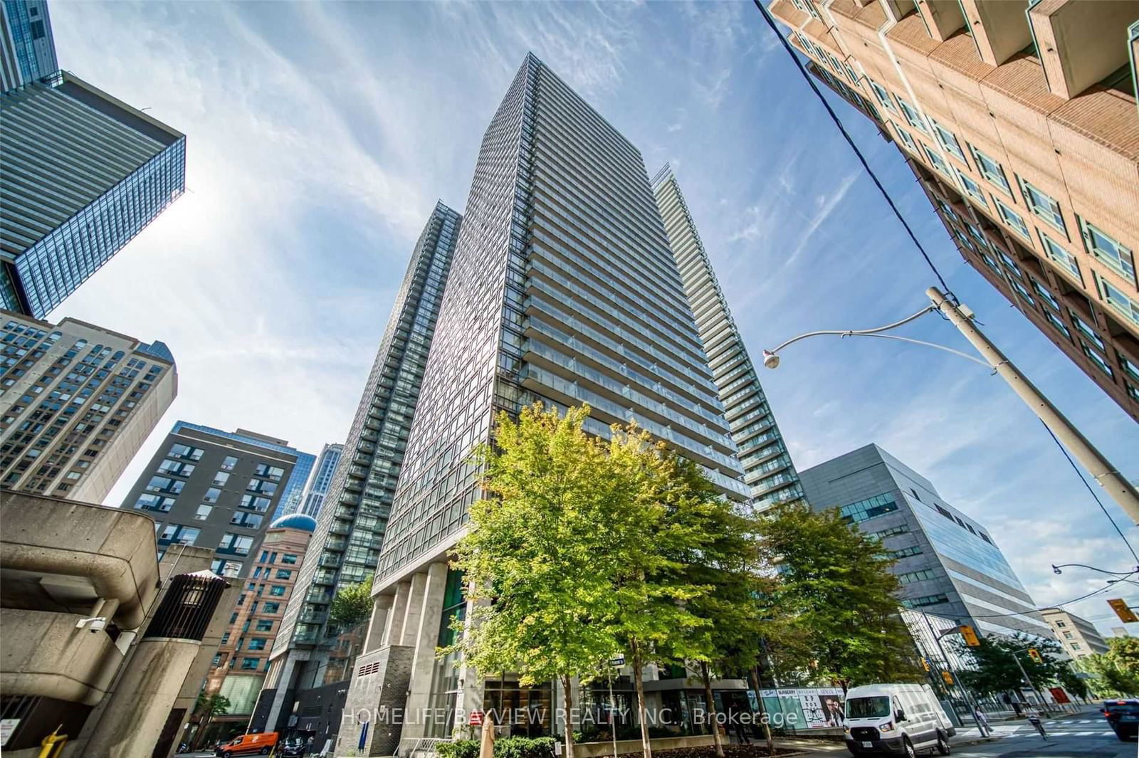 37 Grosvenor St, unit 2407 for rent