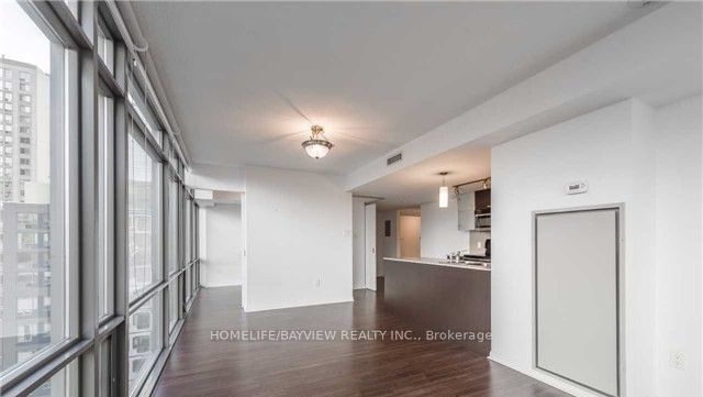 37 Grosvenor St, unit 2407 for rent