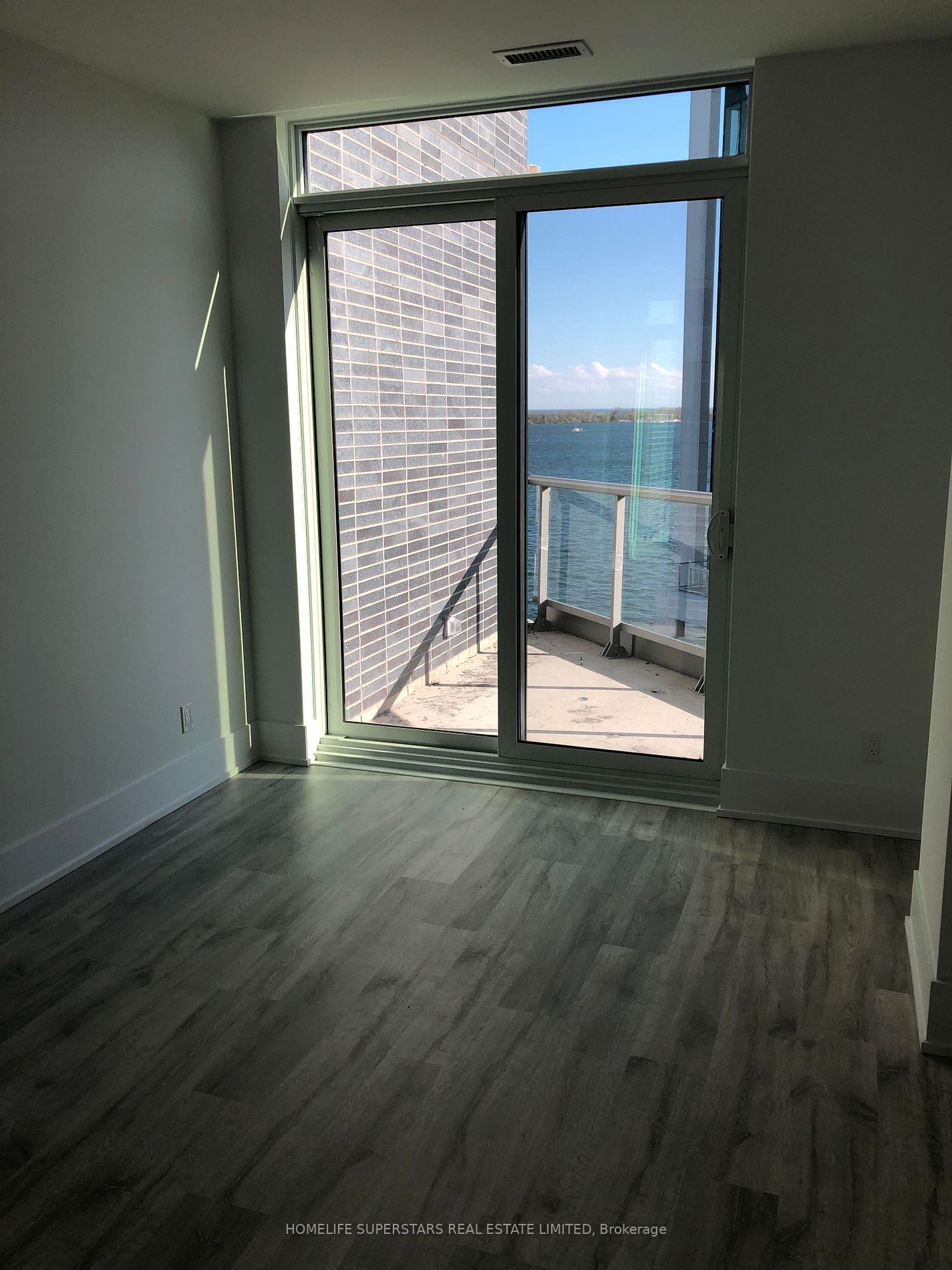 1 Edgewater Dr, unit 901 for rent