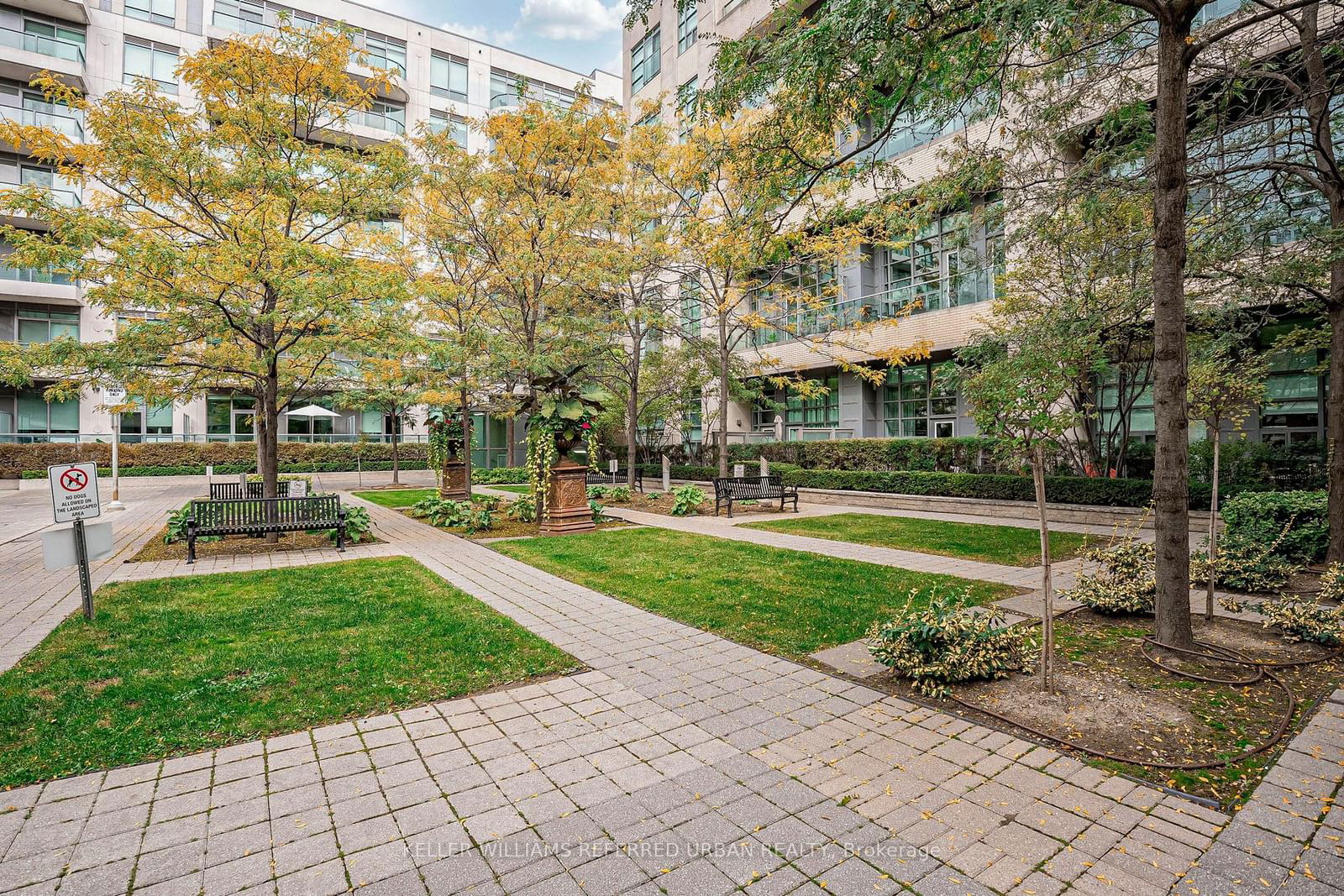 380 Macpherson Ave, unit 432 for sale