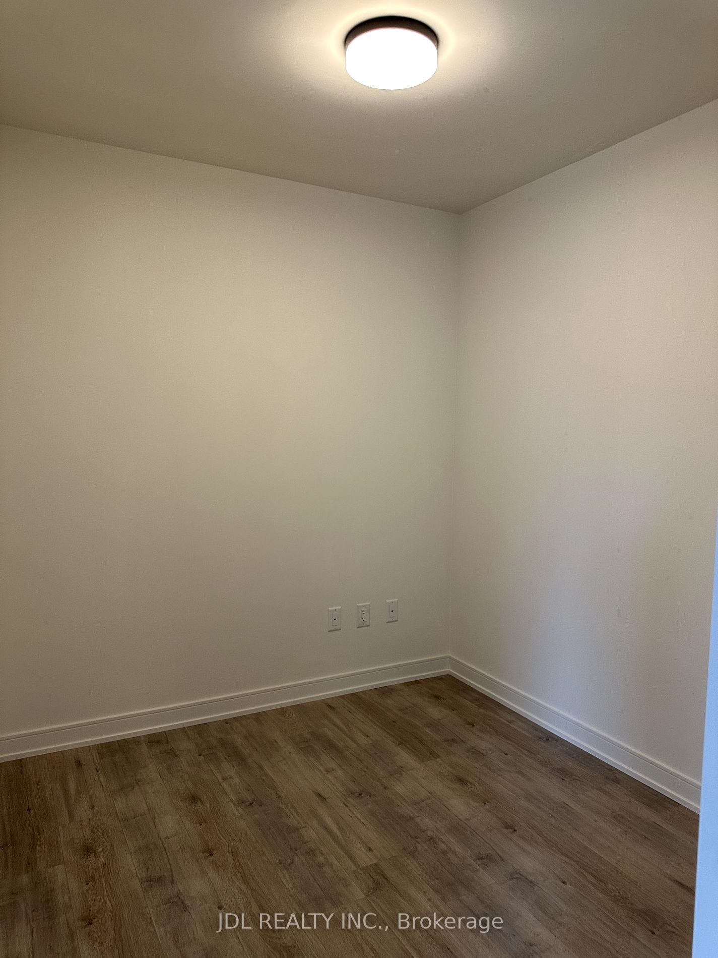 425 Front St E, unit 807 for rent