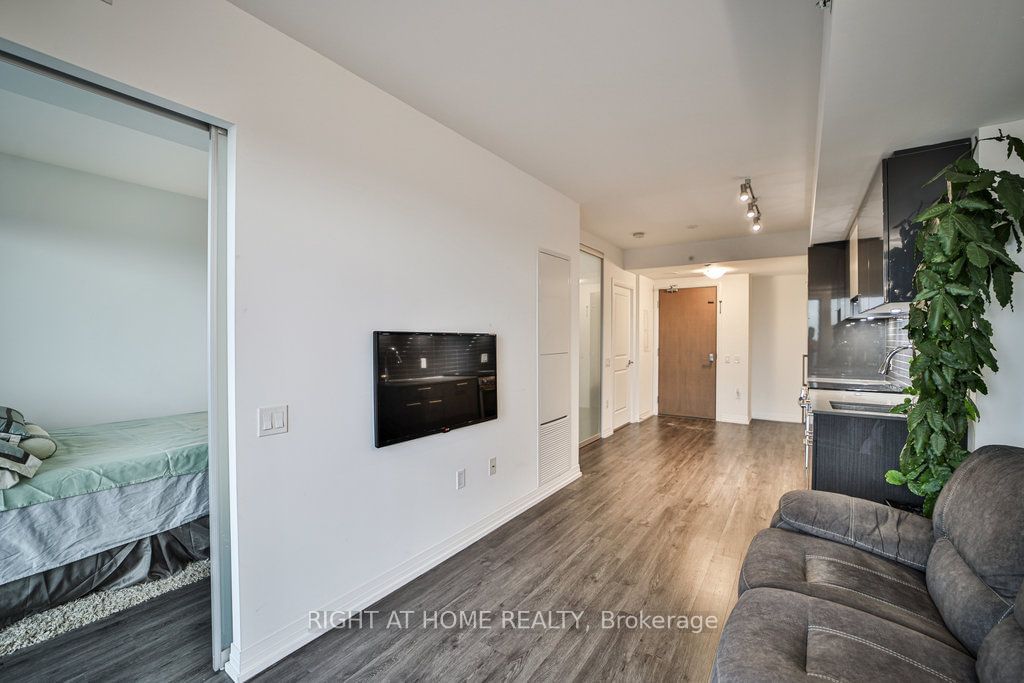 251 jarvis St, unit 2702 for sale