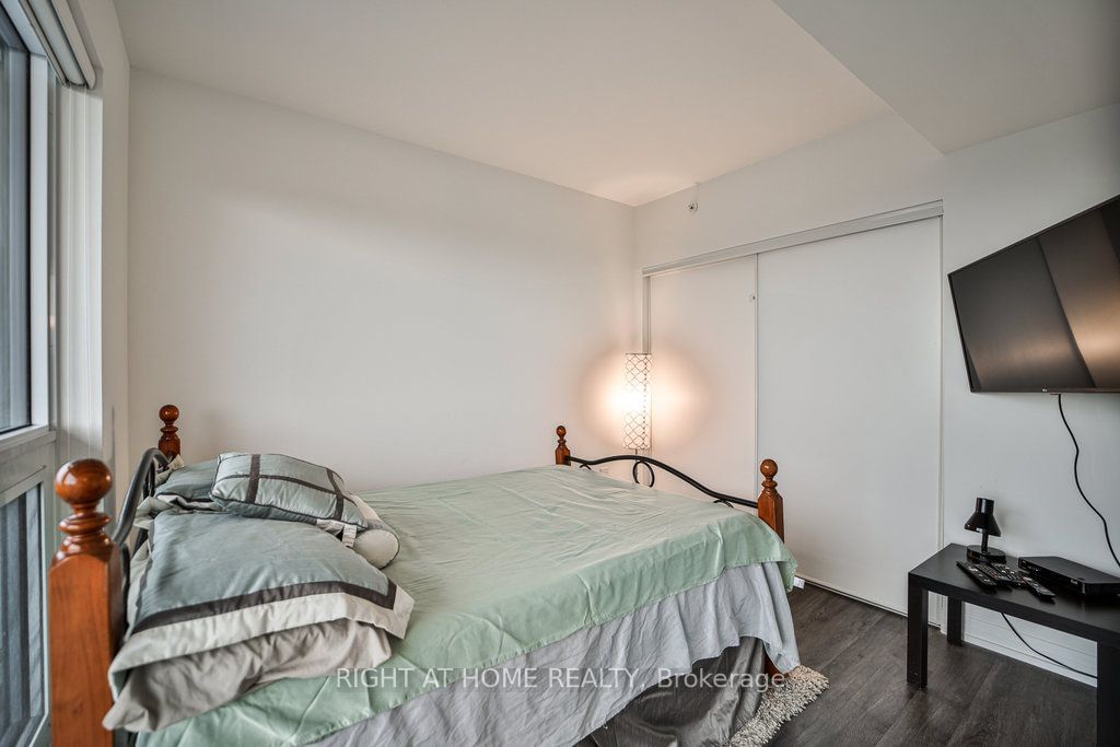 251 jarvis St, unit 2702 for sale