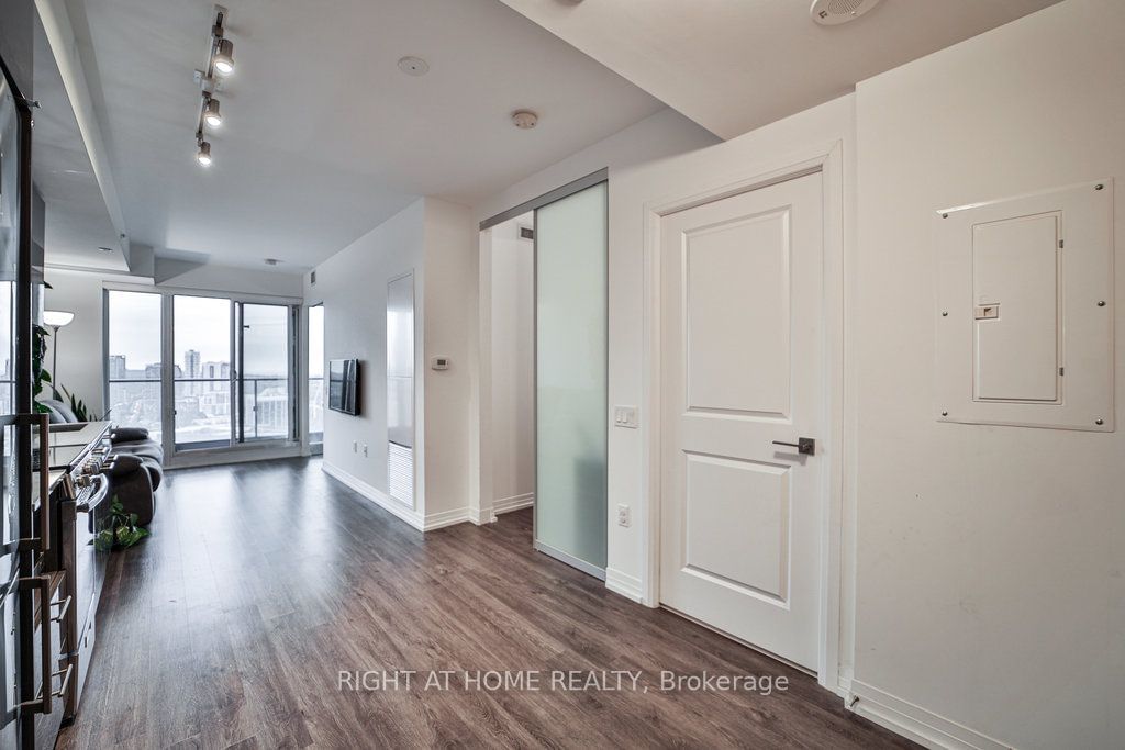 251 jarvis St, unit 2702 for sale