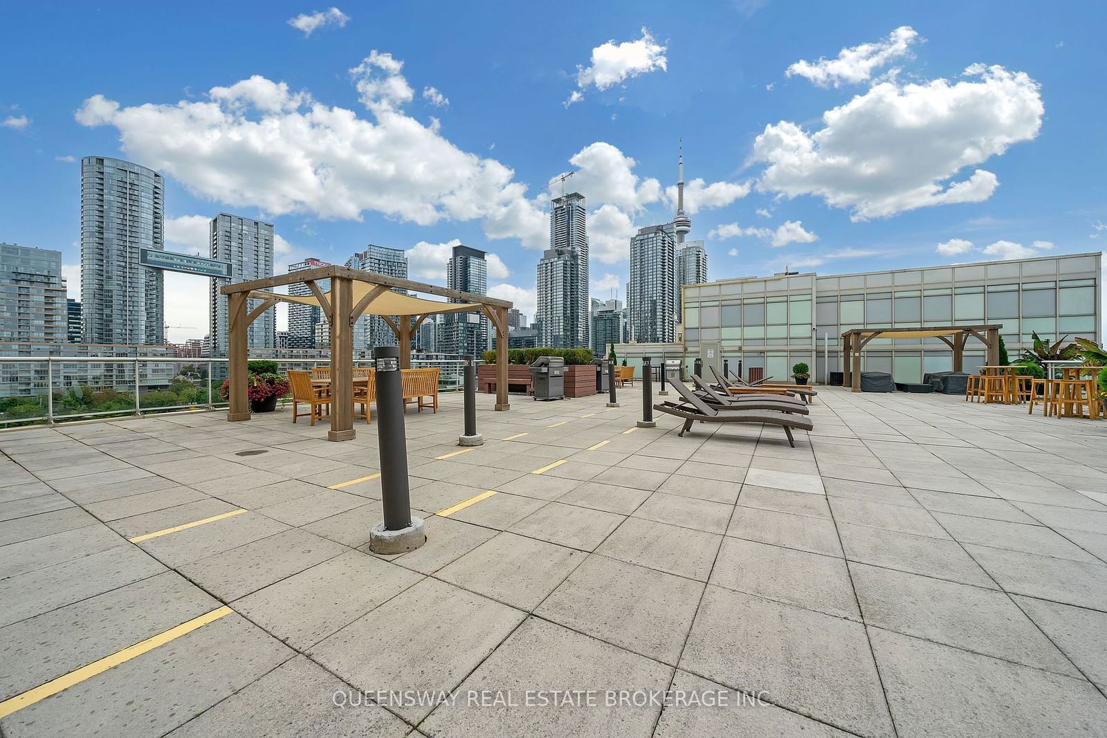 550 Queens Quay W, unit 429 for rent