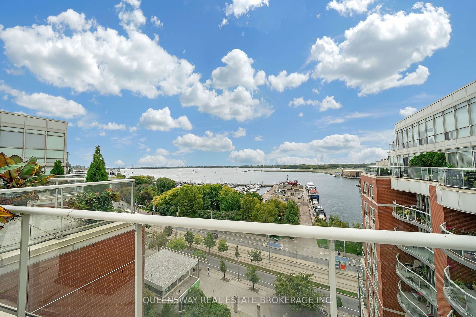 550 Queens Quay W, unit 429 for rent