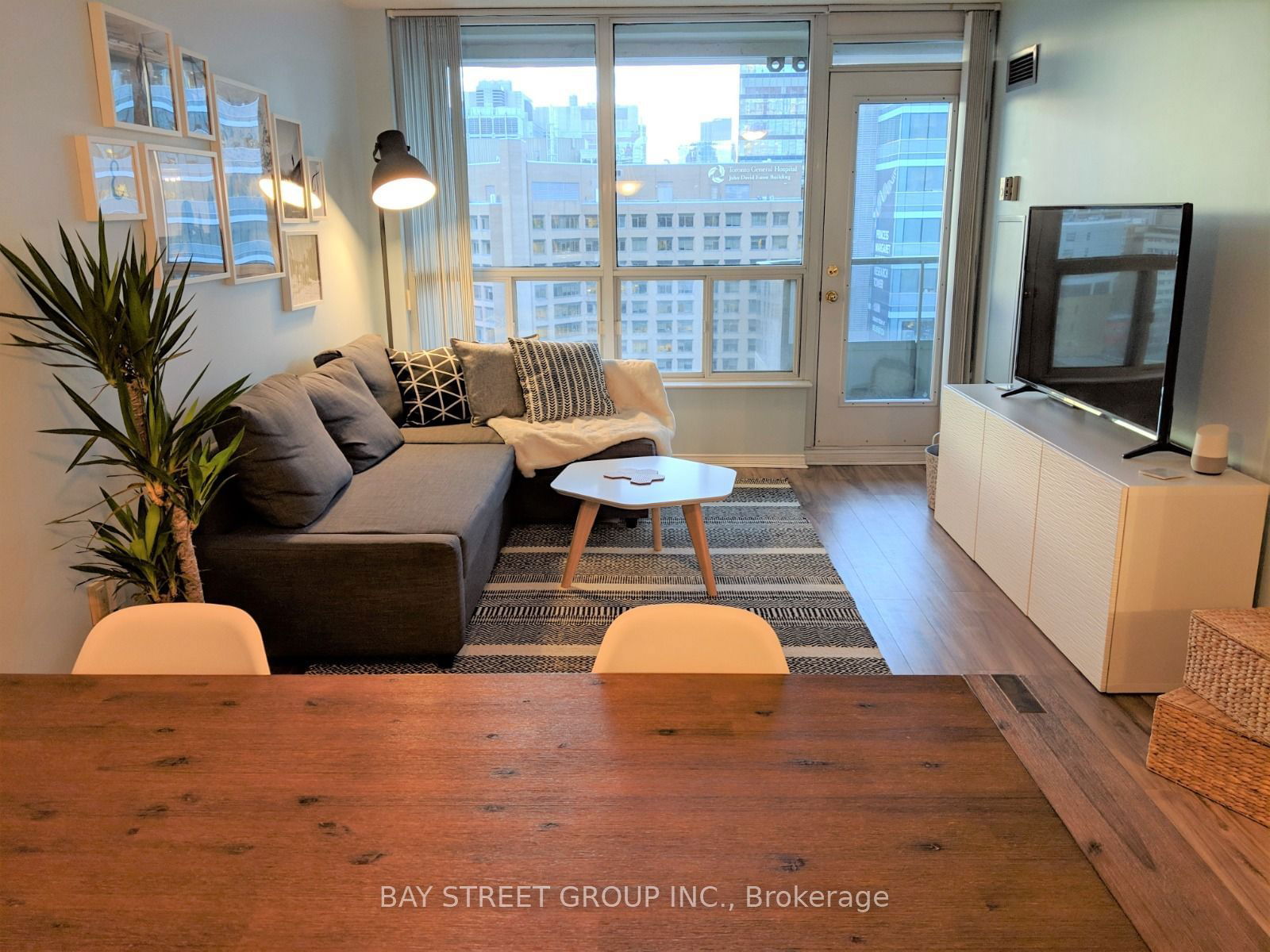 750 Bay St, unit 2206 for rent