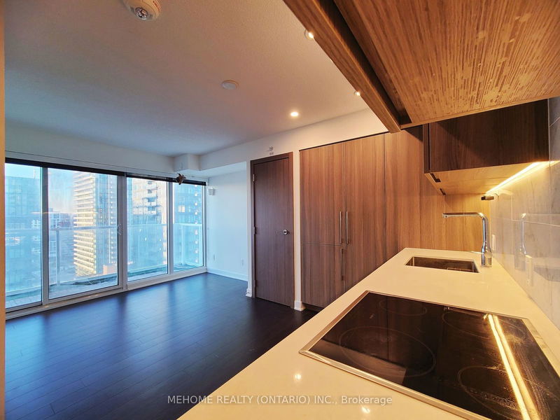 19 Bathurst St, unit 2305 for rent