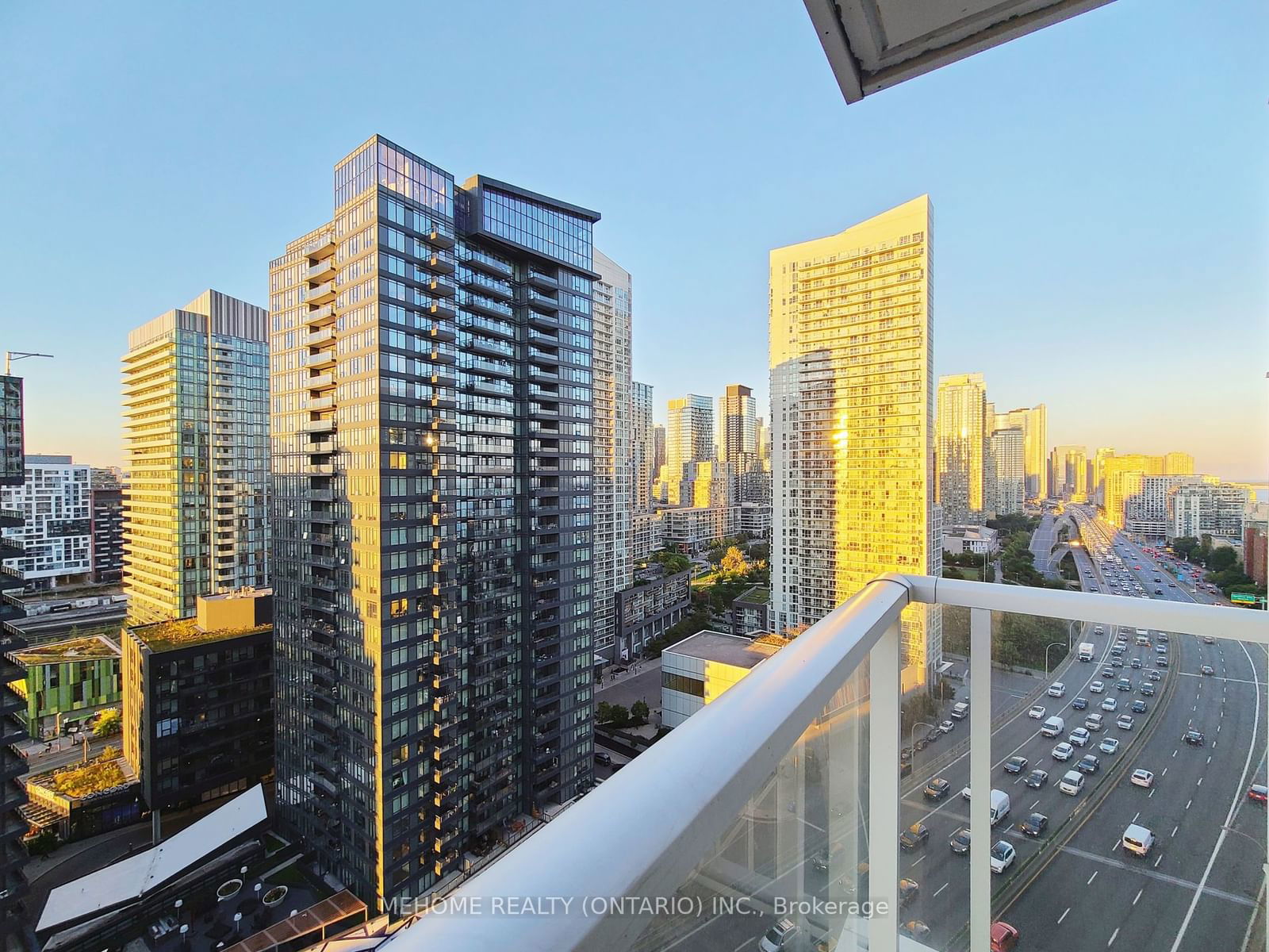 19 Bathurst St, unit 2305 for rent