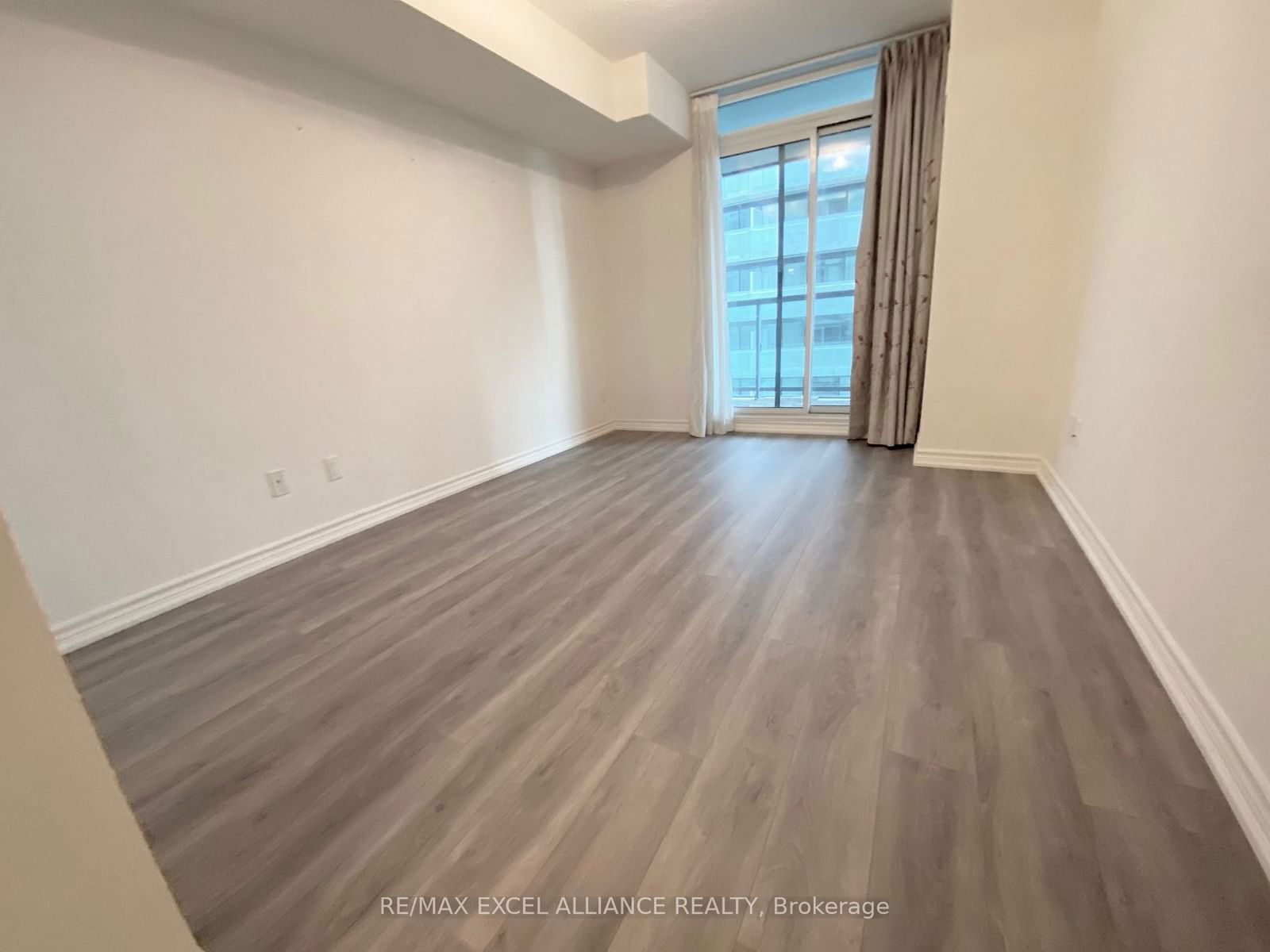 19 Grand Trunk Cres, unit 3609 for rent