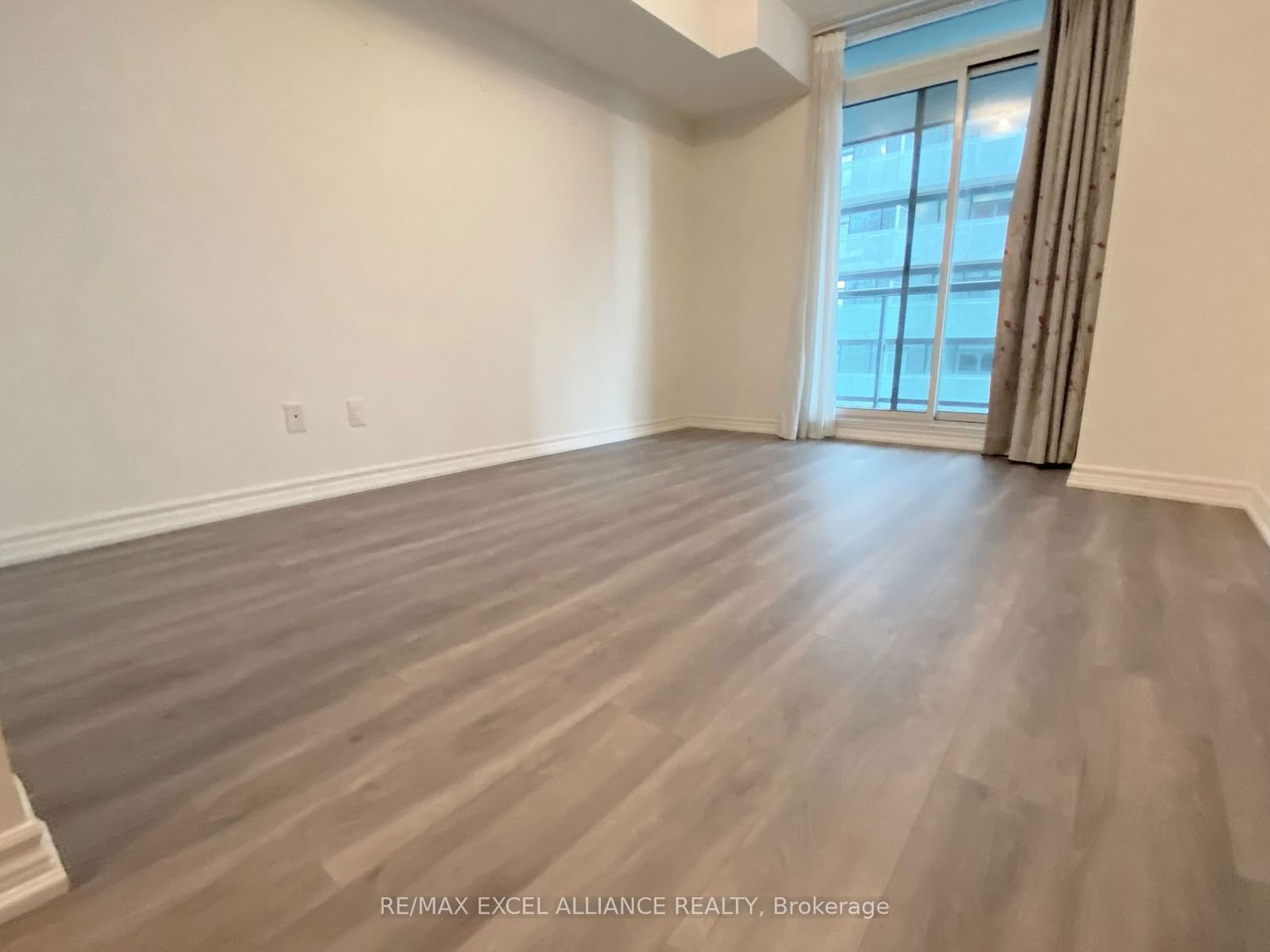 19 Grand Trunk Cres, unit 3609 for rent