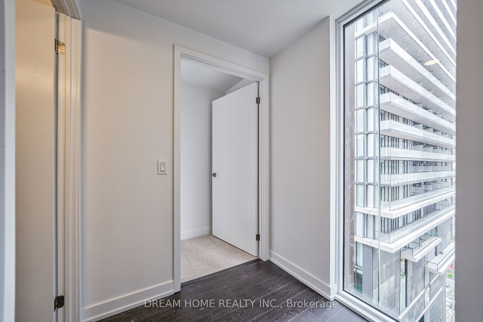 234 Simcoe St, unit 1003 for rent