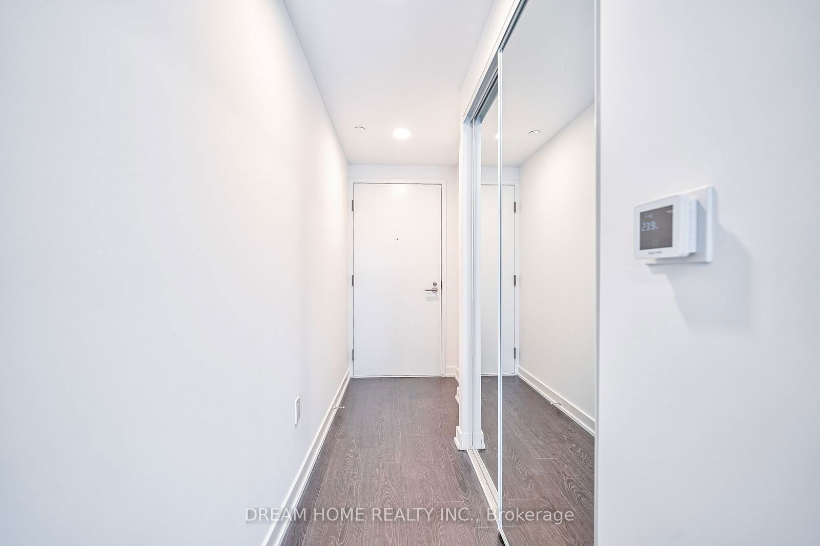 234 Simcoe St, unit 1003 for rent