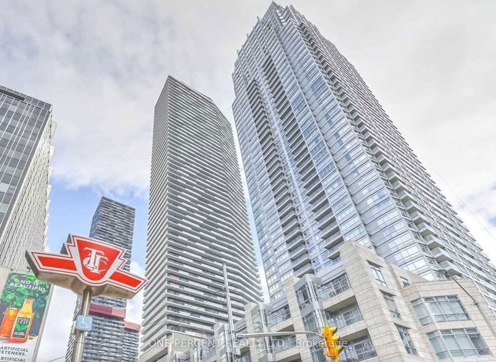 2221 Yonge St, unit 3711 for sale