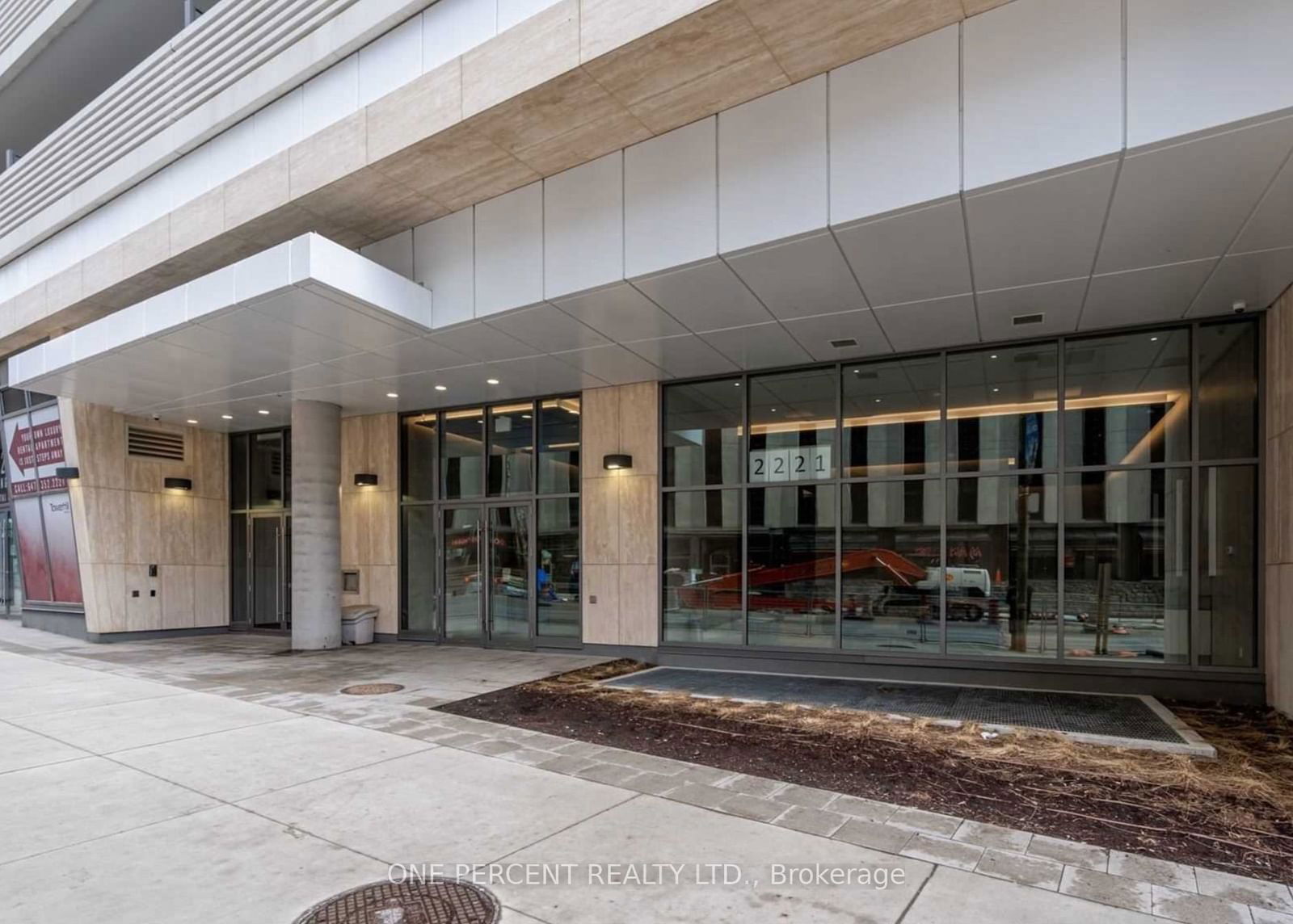 2221 Yonge St, unit 3711 for sale