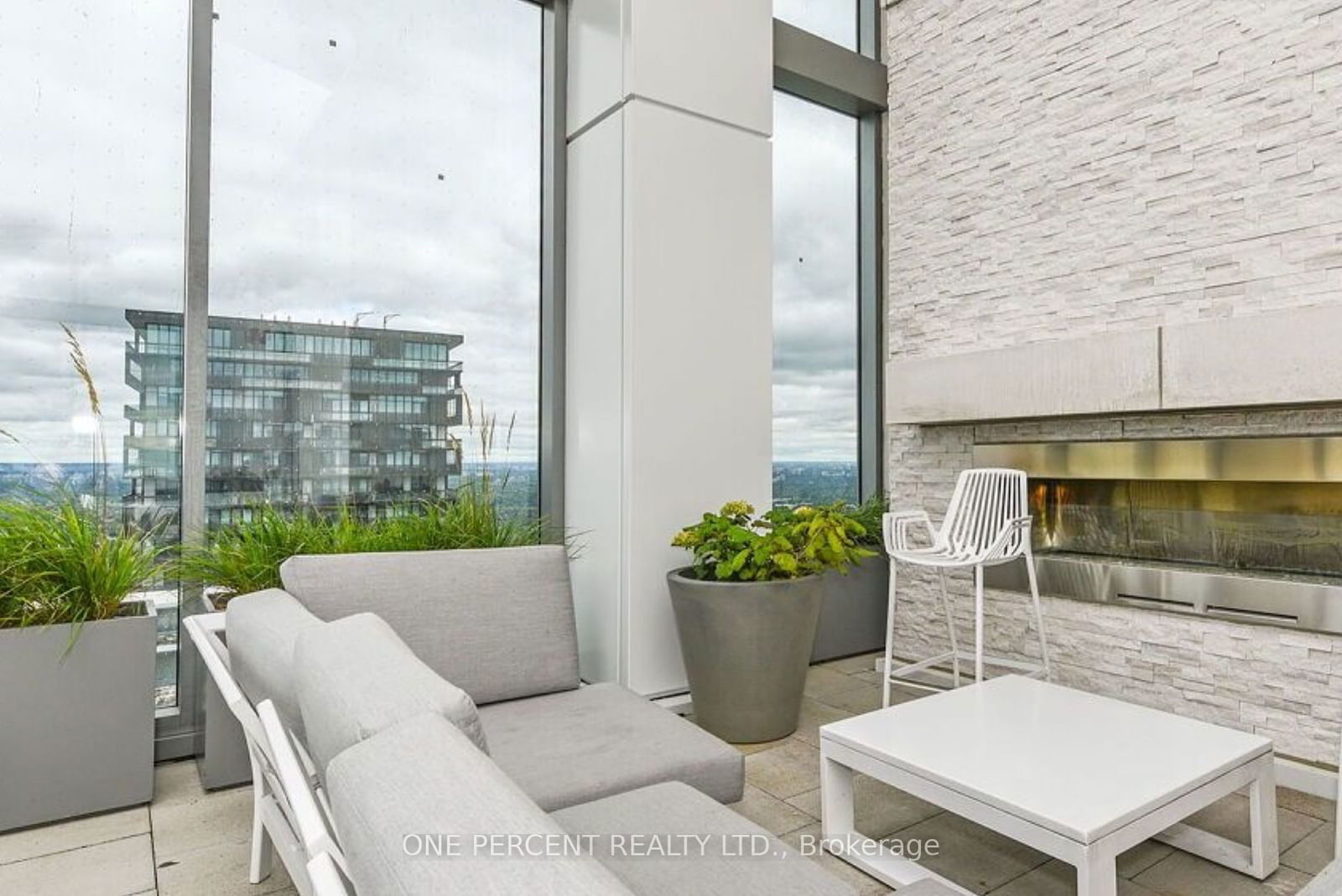 2221 Yonge St, unit 3711 for sale