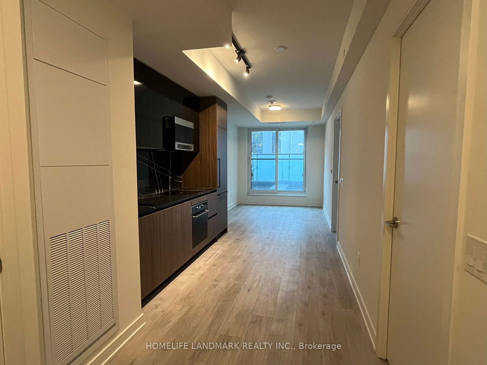 425 Front St E, unit 313 for rent