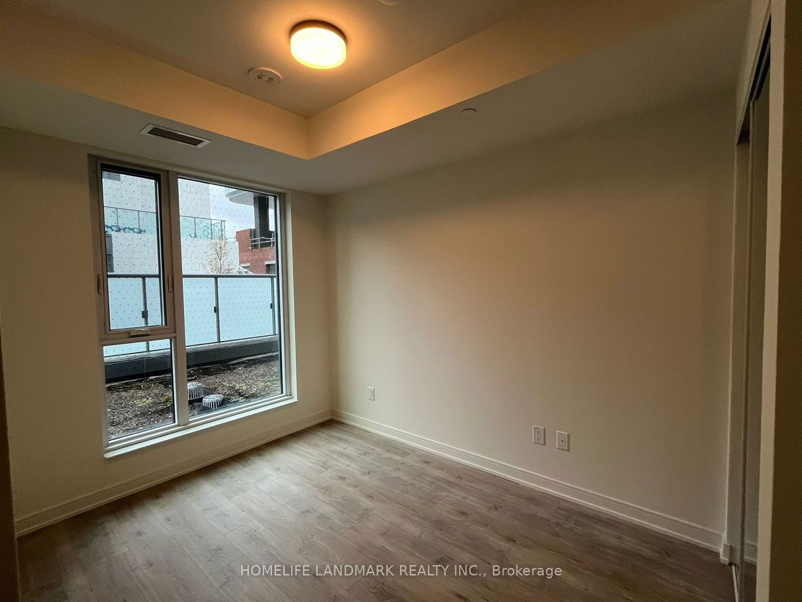 425 Front St E, unit 313 for rent