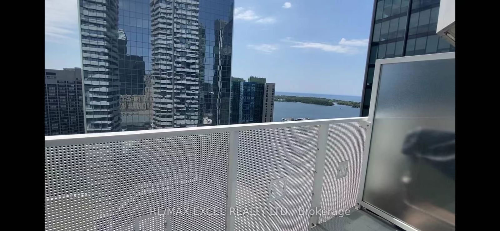 100 Harbour St, unit 3208 for rent