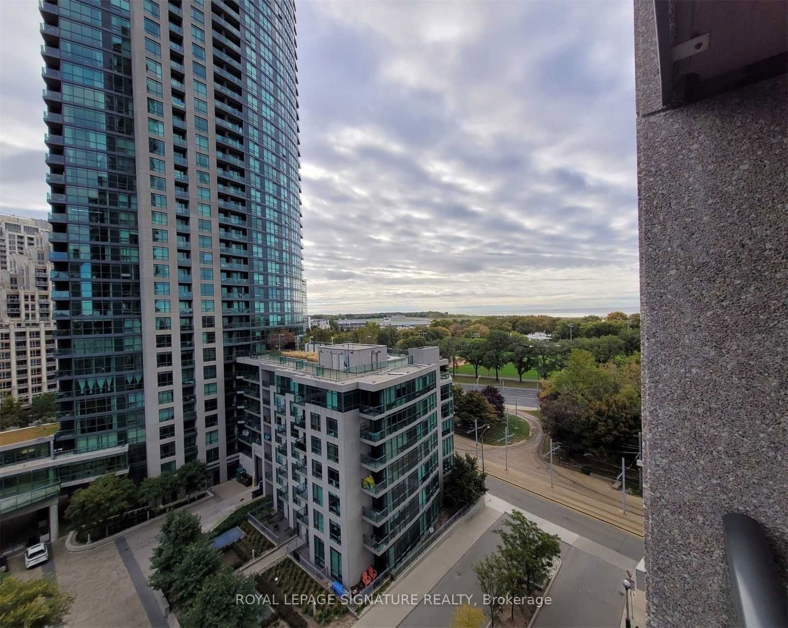 219 Fort York Blvd, unit 1004 for rent