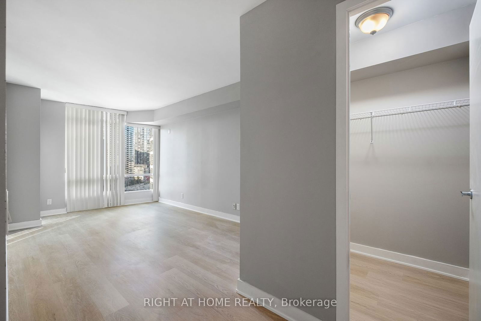 361 Front St W, unit 1607 for rent