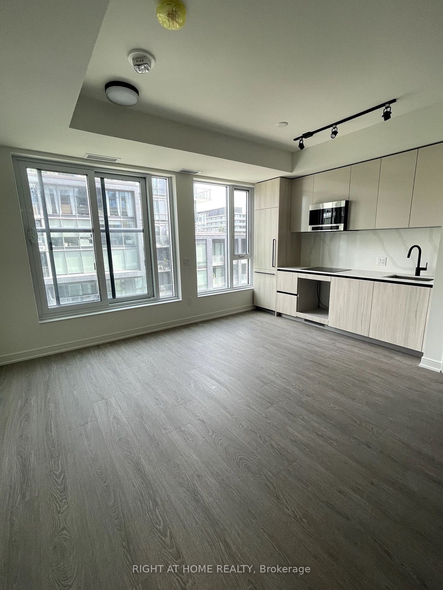 425 Front St E, unit 507 for rent