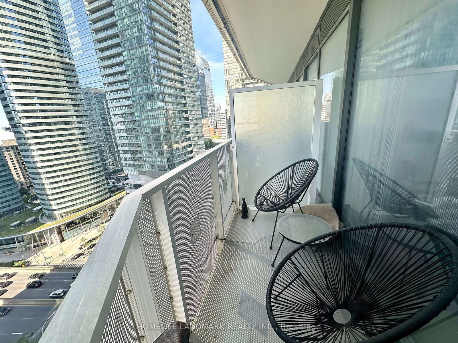 100 Harbour St, unit 1911 for sale