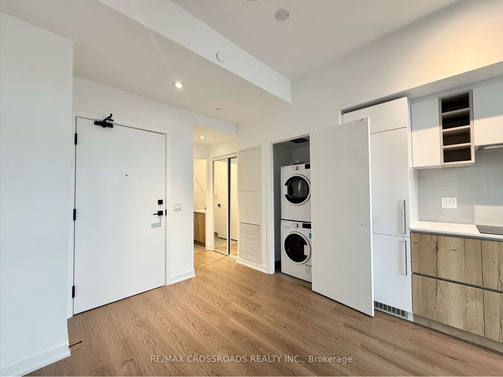 319 Jarvis St, unit 2705 for rent