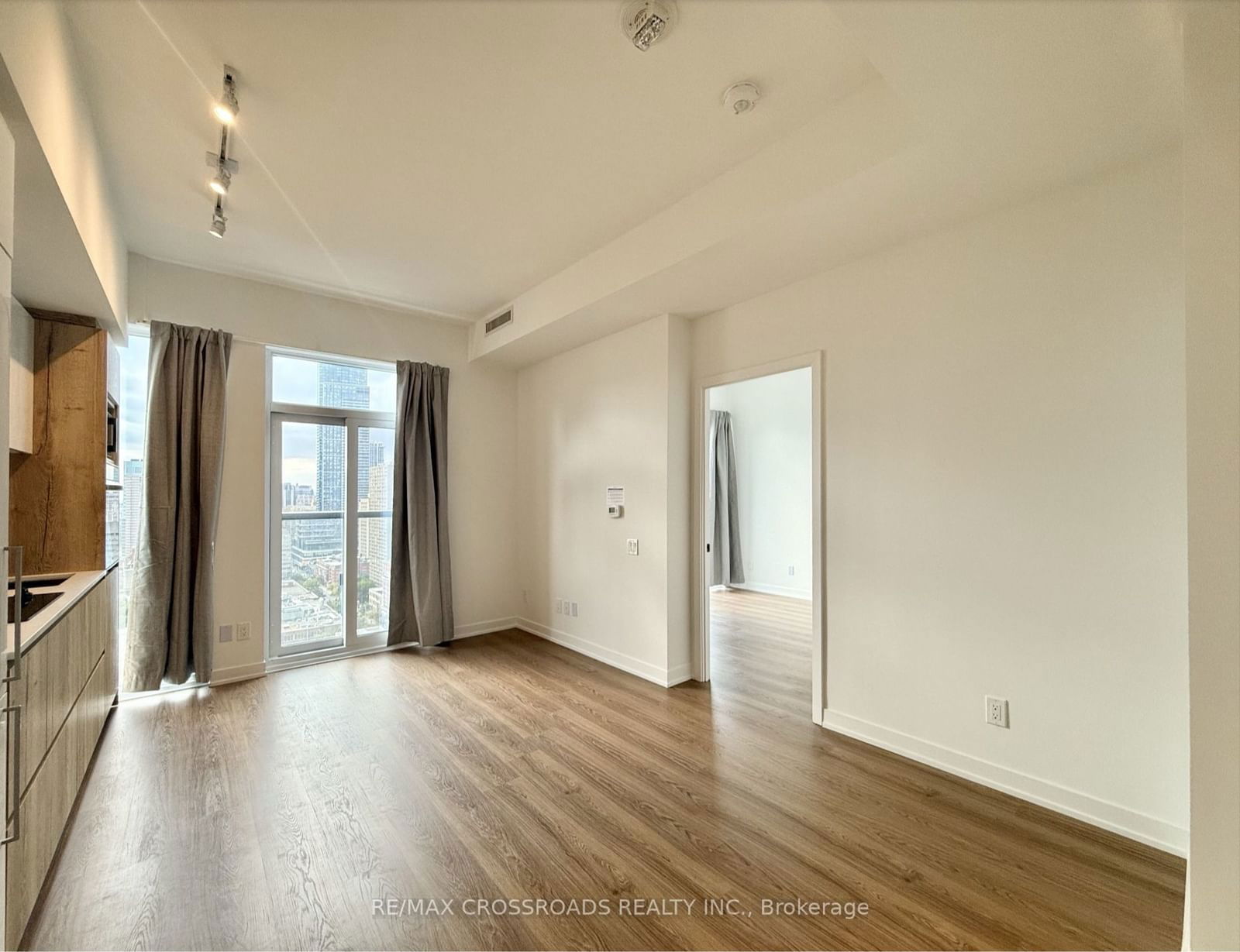 319 Jarvis St, unit 2705 for rent