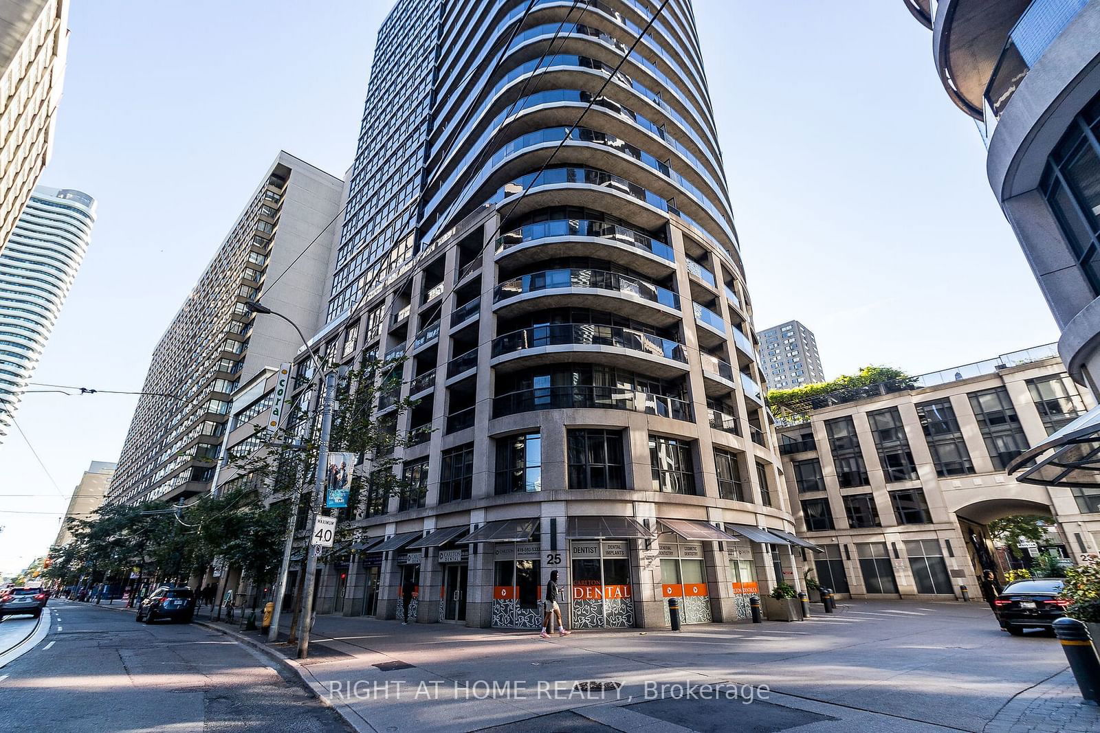 25 Carlton St, unit 406 for sale