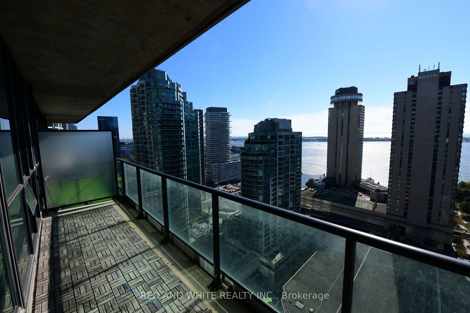 33 Bay St S, unit 2510 for sale