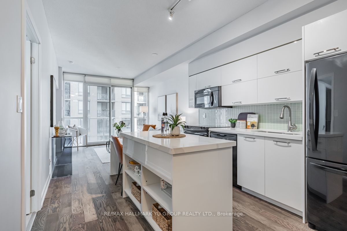 126 Simcoe St, unit 1205 for sale