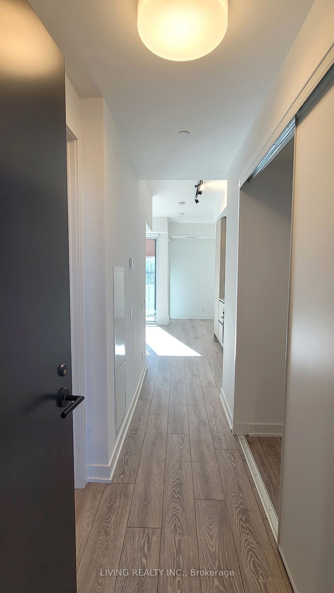 108 Peter St, unit 1211 for rent