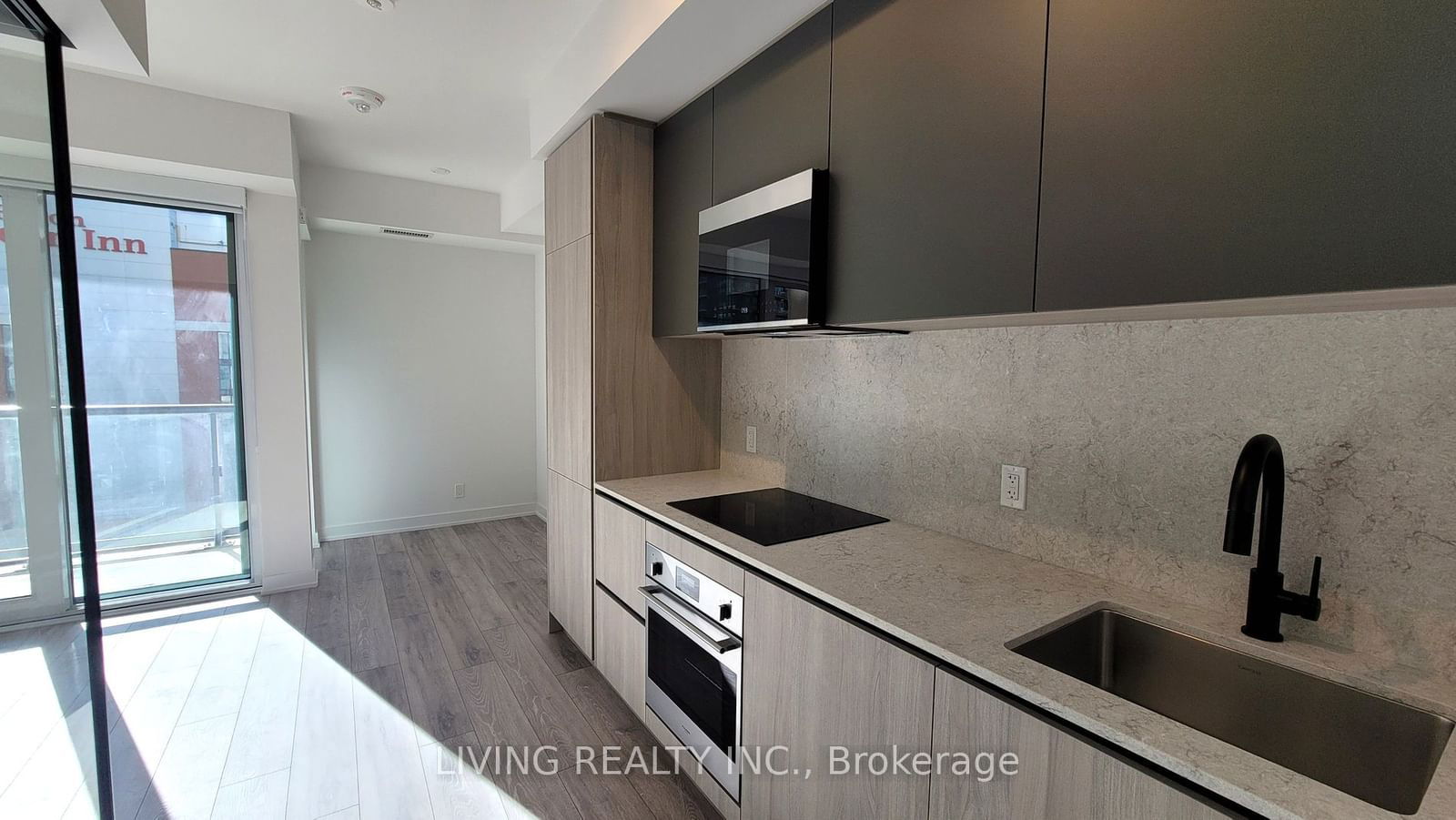 108 Peter St, unit 1211 for rent