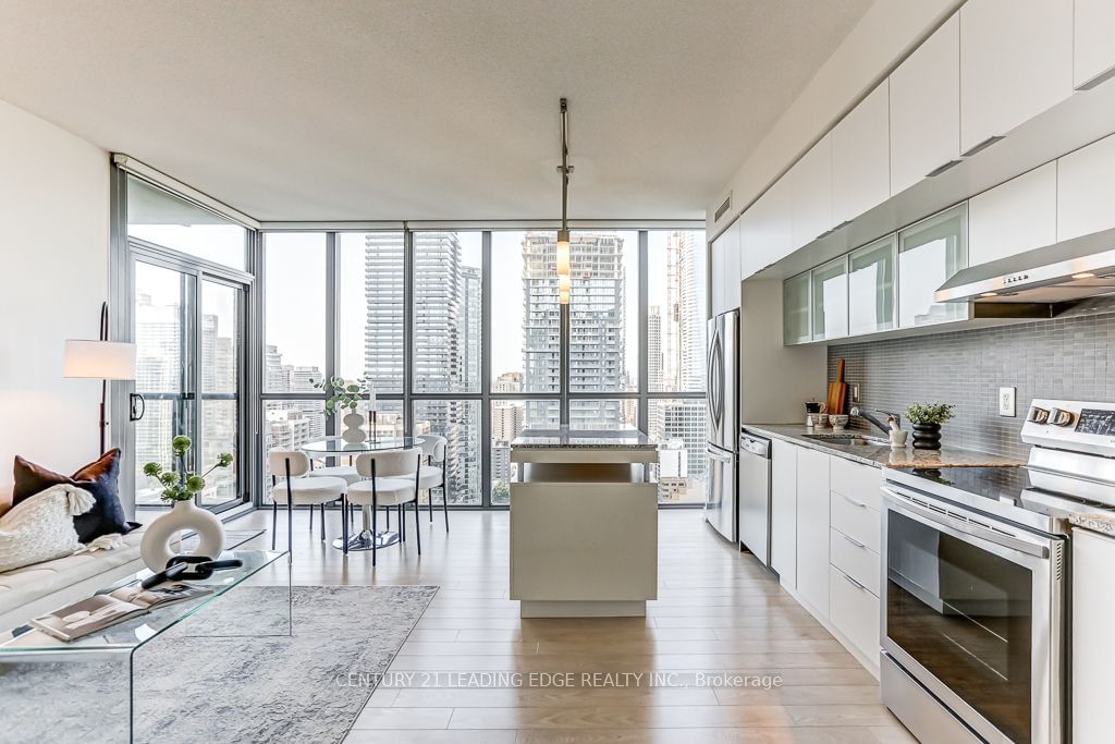 110 Charles St E, unit 3106 for sale