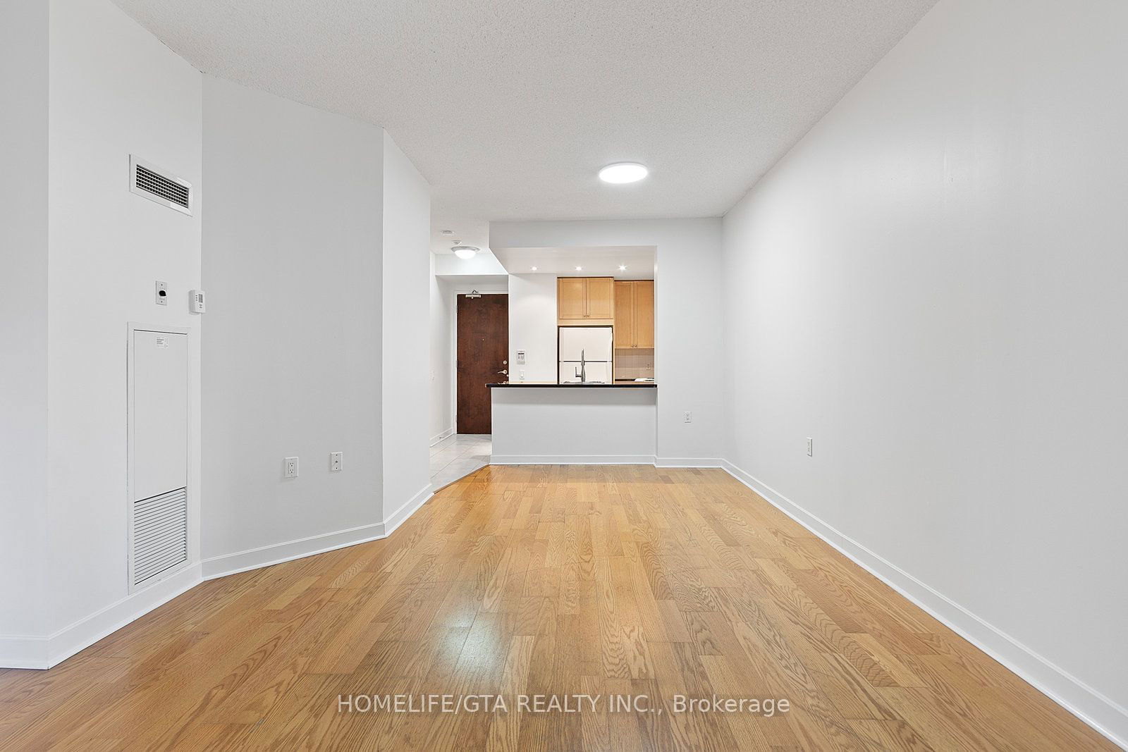 85 Bloor St E, unit 206 for rent