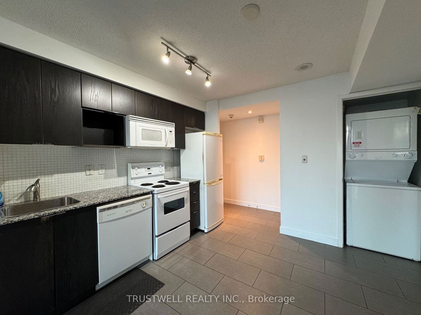 15 Fort York Blvd, unit 811 for rent