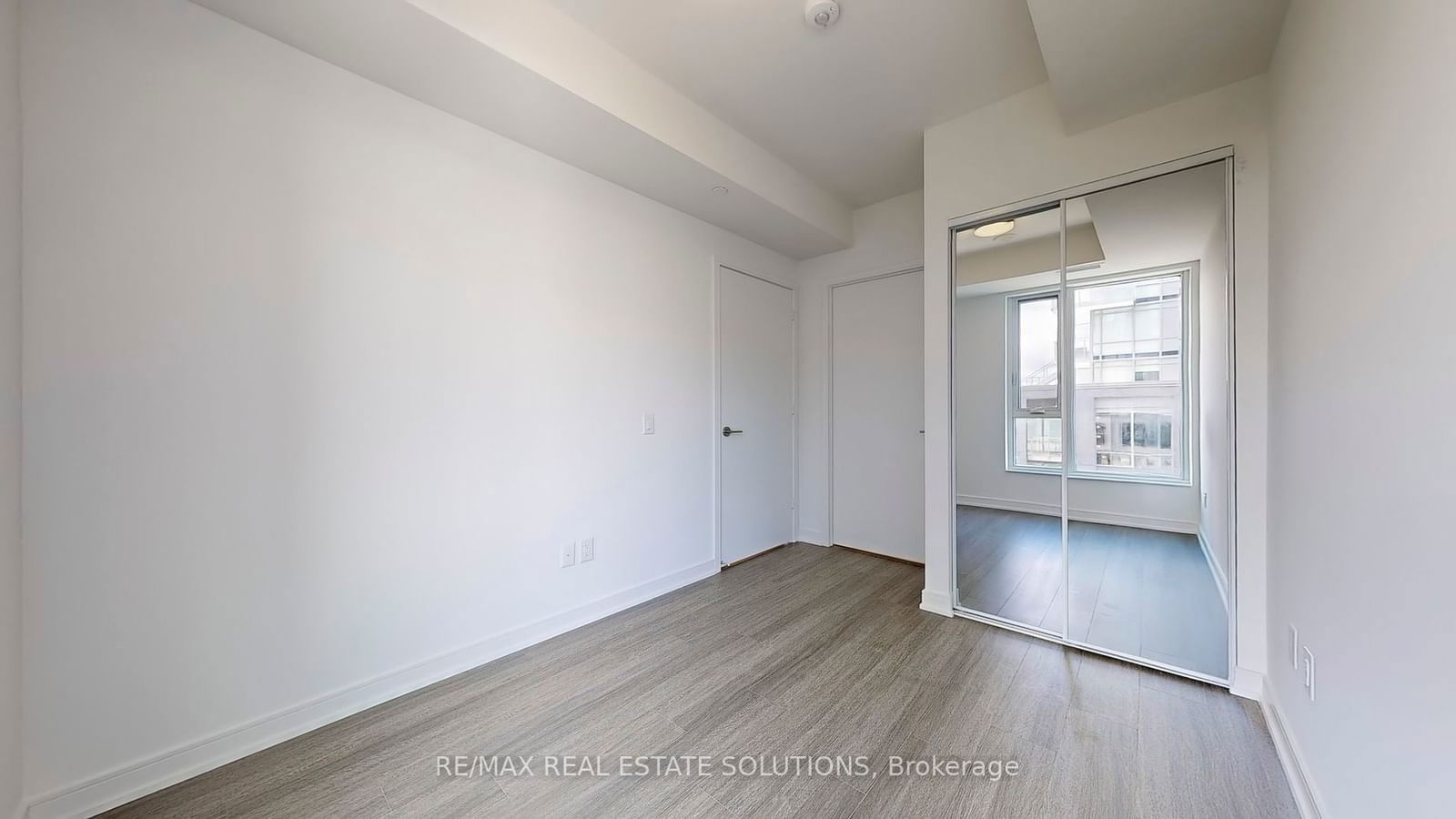 425 Front St E, unit 510 for rent