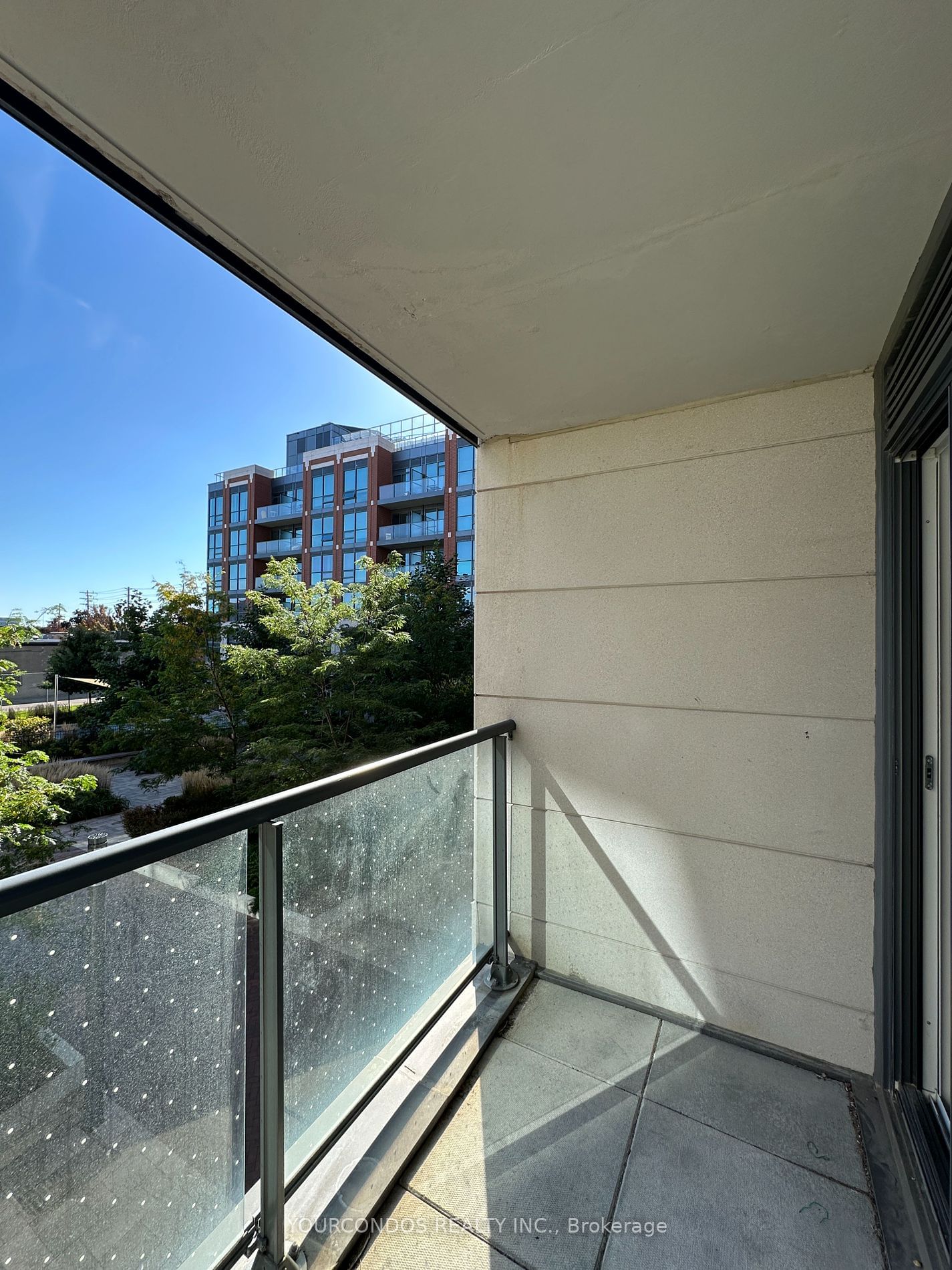 31 TIPPETT Rd, unit 228 for rent