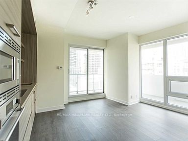 2221 Yonge St E, unit 1102 for rent