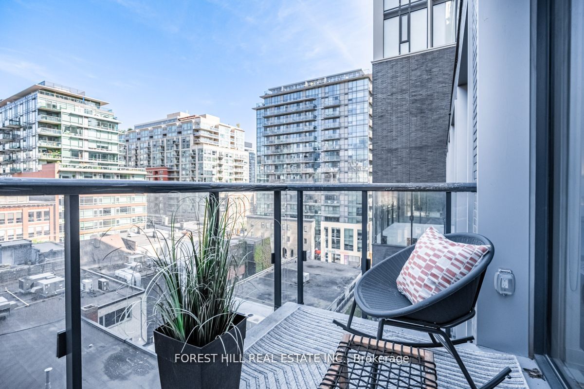 158 Front St E, unit 710 for sale