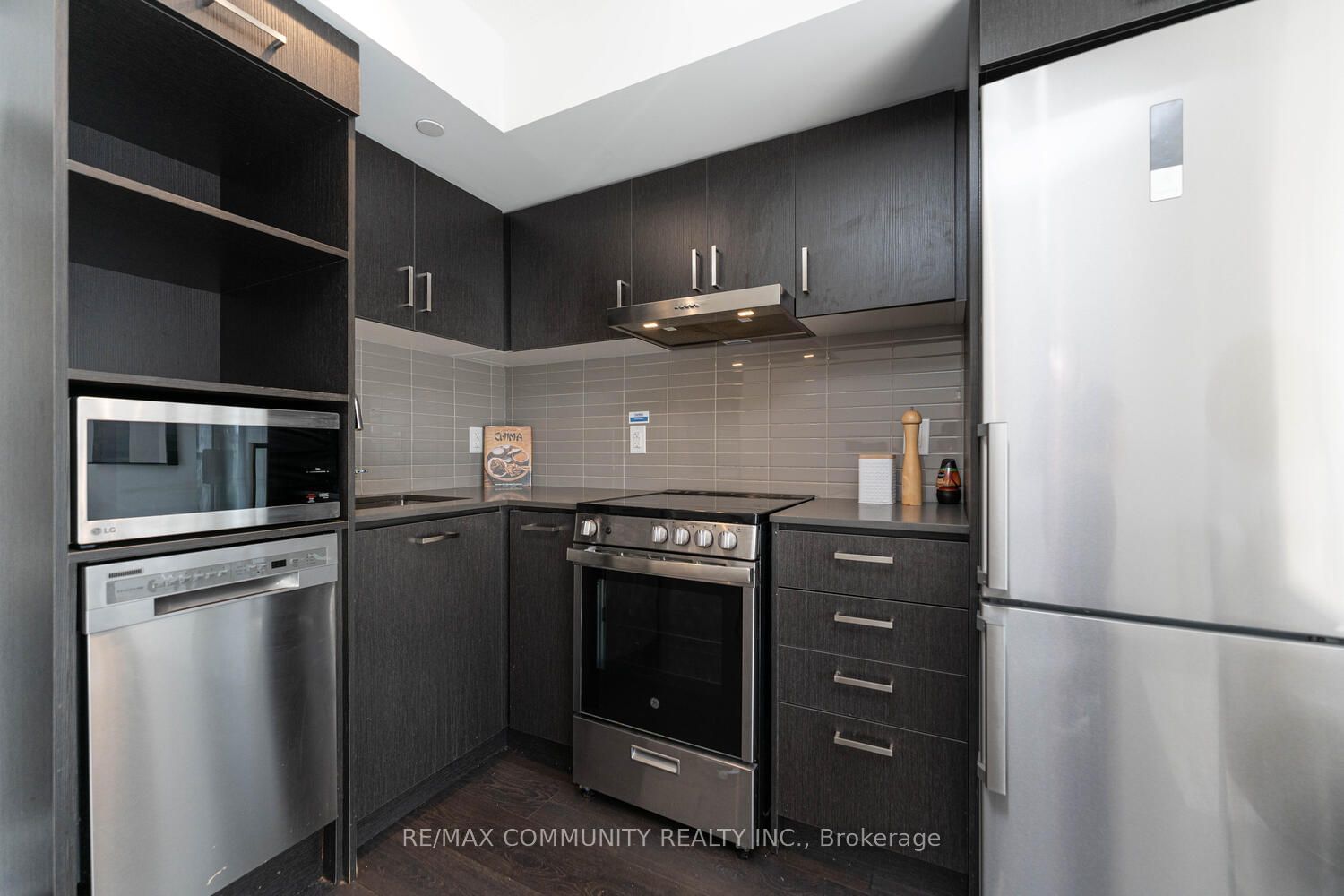 219 Dundas St, unit 501 for rent